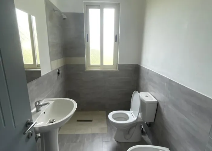 Lumnik - Shengjin- & アパートホテル