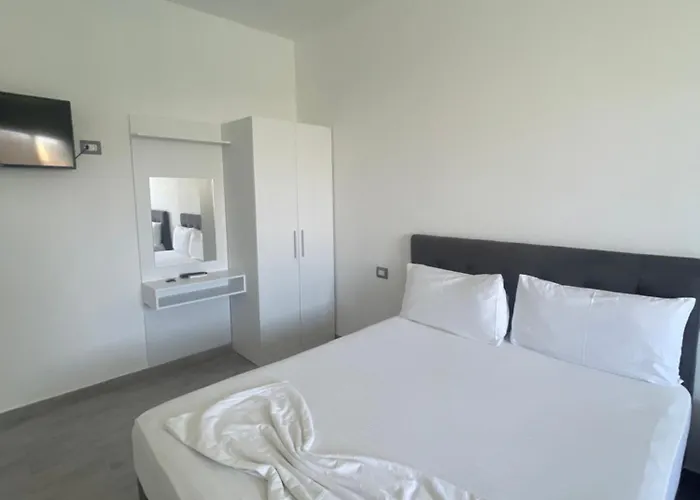 Lumnik - Shengjin- & アパートホテル 3*